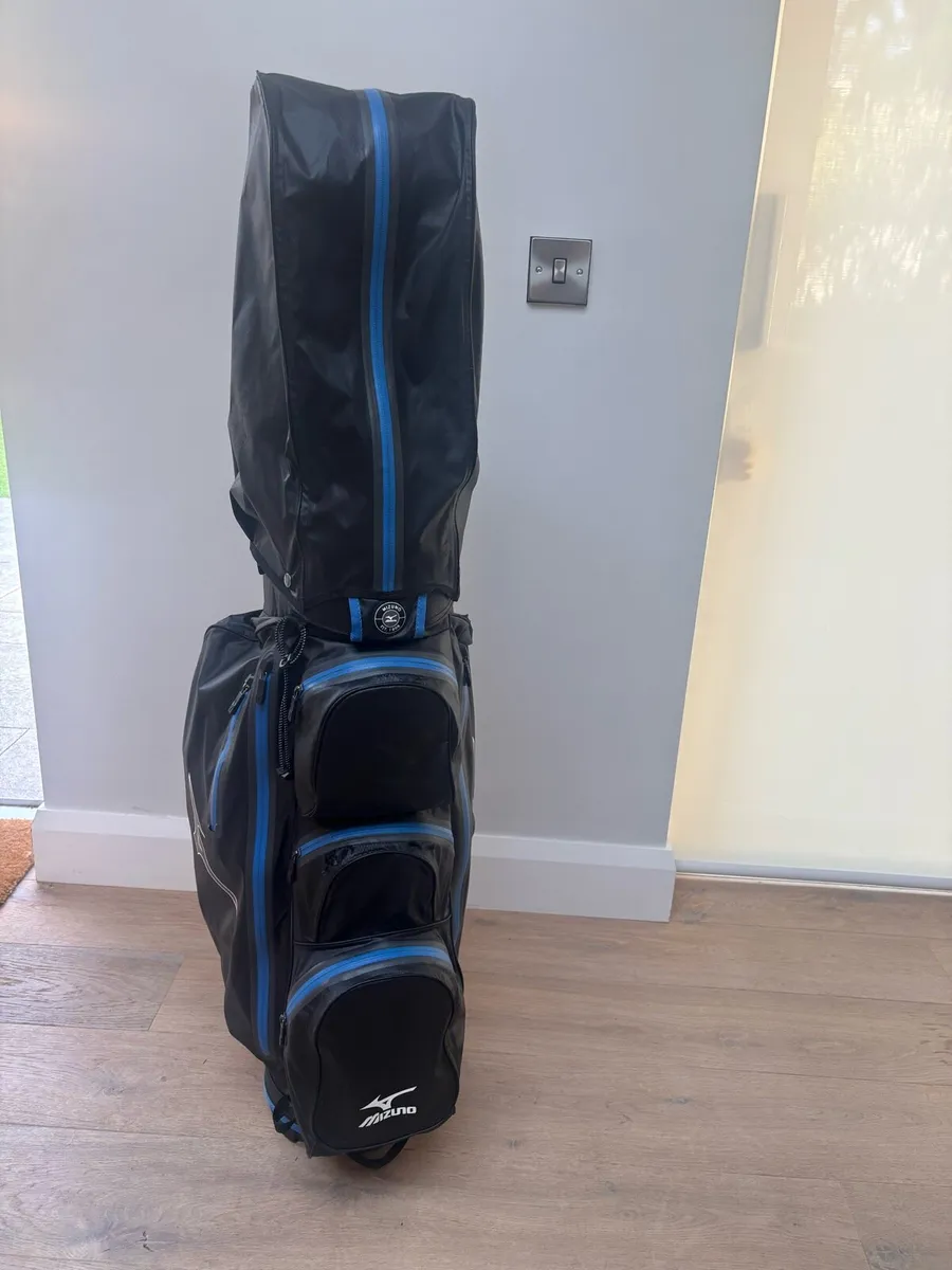 Mizuno waterproof golf bag black/blue colour way - Image 4
