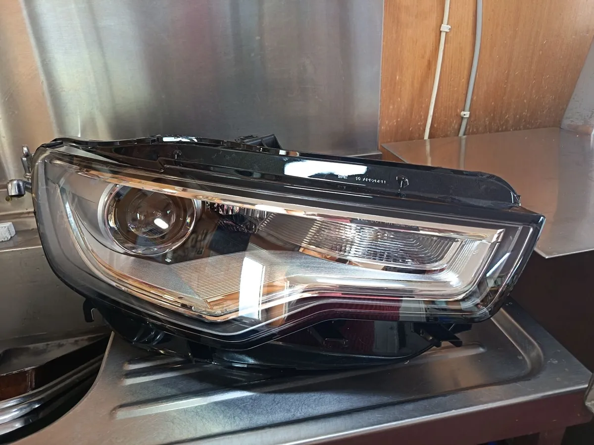 Head light for Audi A6