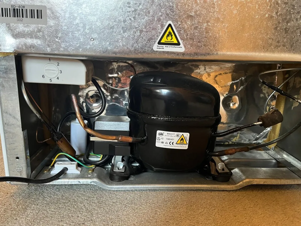 Under counter chest freezer - Image 4