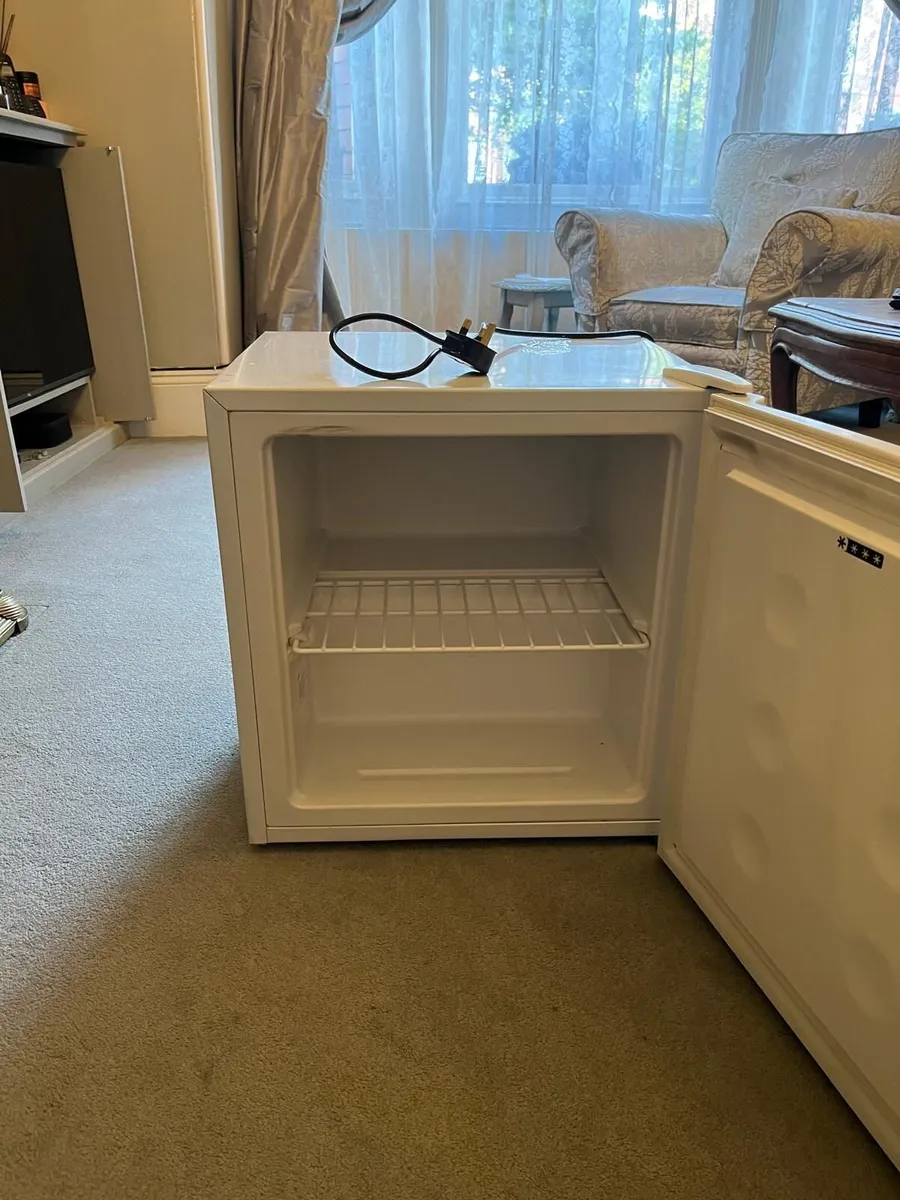 Under counter chest freezer - Image 1