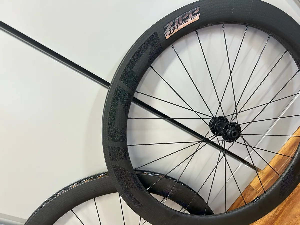 Zipp 404 Firecrest Carbon Wheels - Image 3