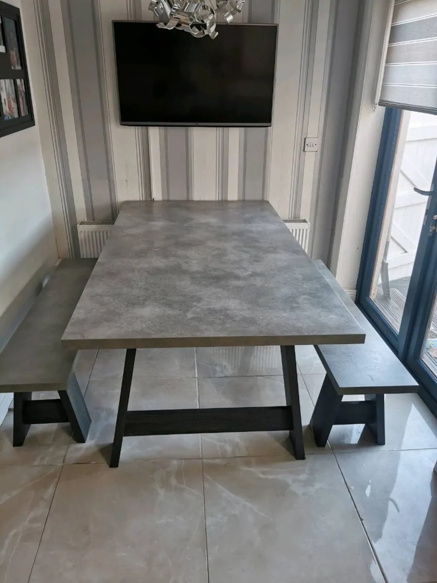 Dining Table and 2 matching Benches - Image 3