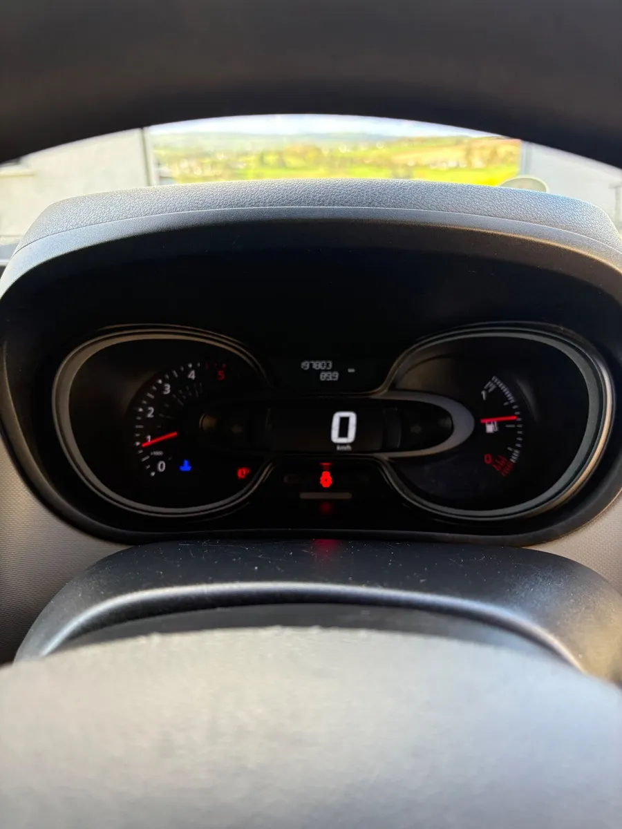 Renault Trafic 2019 - Image 2