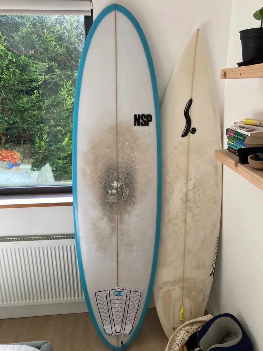 Surf board - Image 1