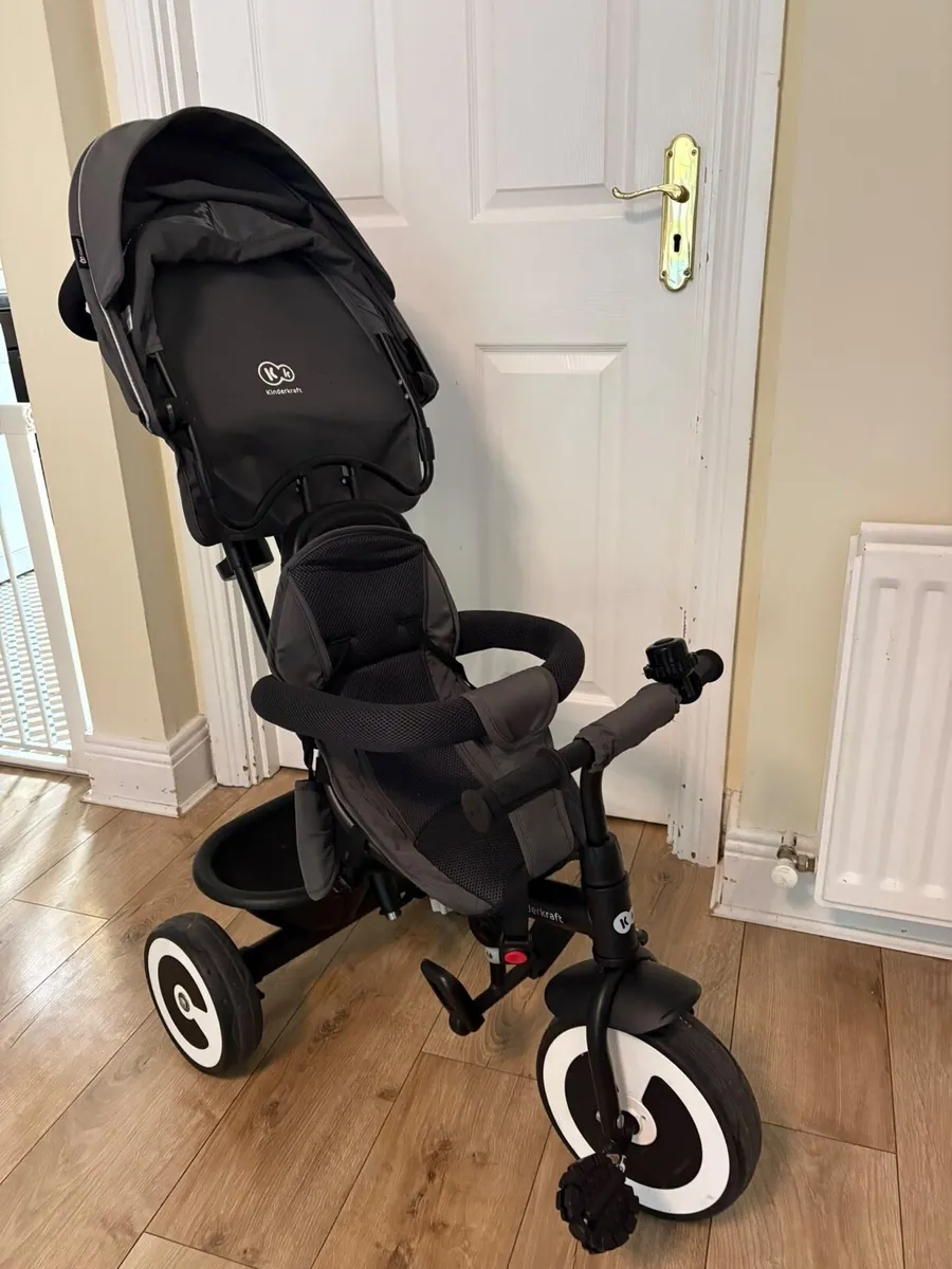 Kinderkraft Aston Grey-Black Three-Wheel Scooter - Image 1