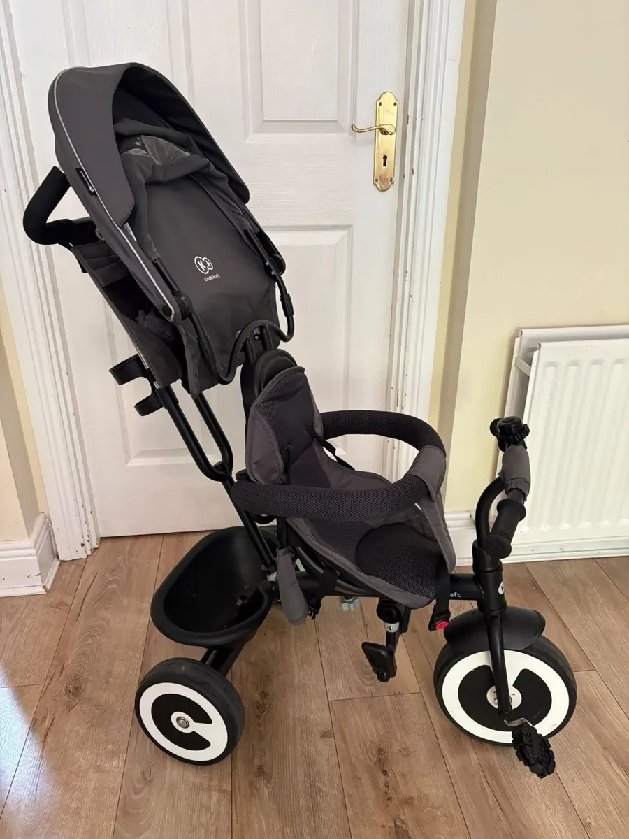 Kinderkraft Aston Grey-Black Three-Wheel Scooter - Image 3