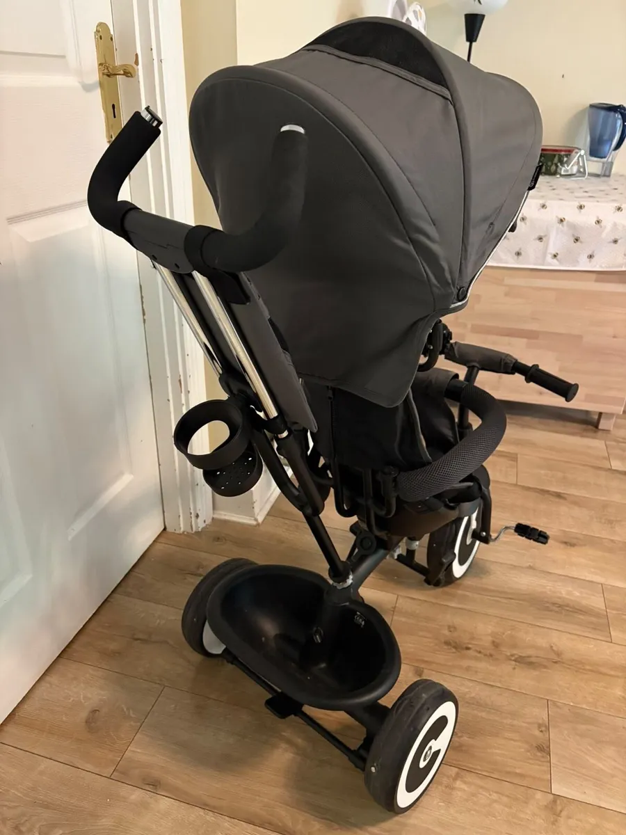 Kinderkraft Aston Grey-Black Three-Wheel Scooter - Image 4