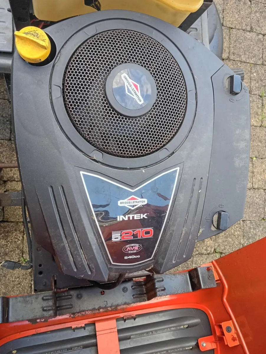 Husqvarna ride on lawnmower - Image 2