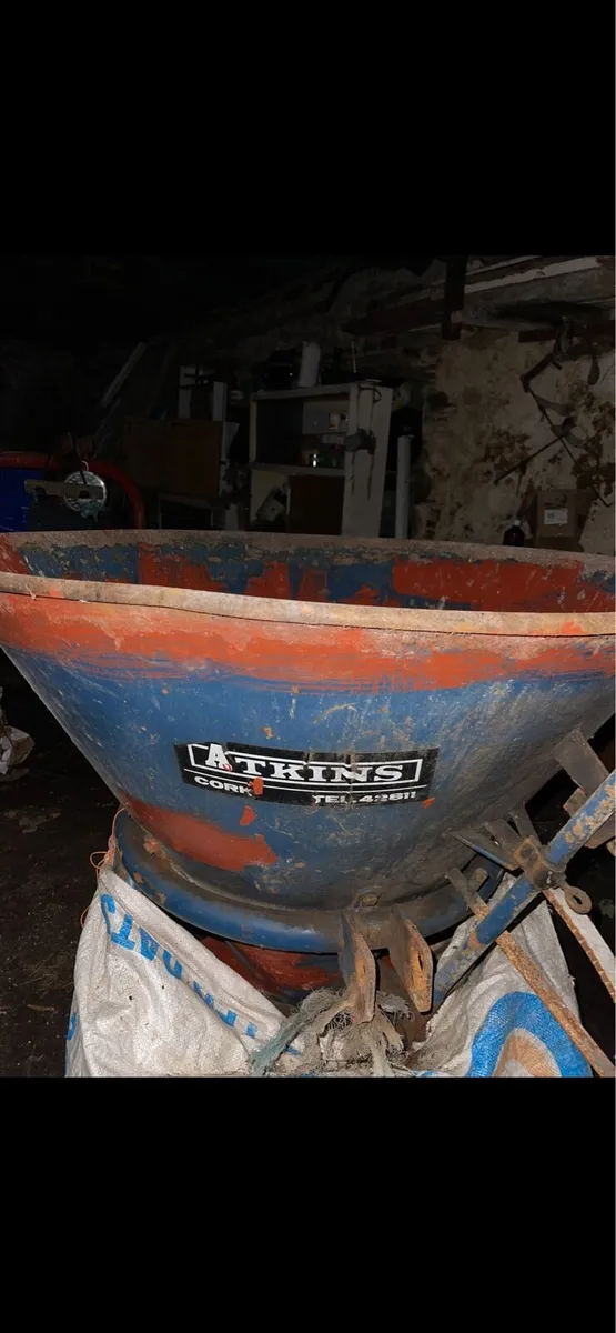 Fertilizer Spreader - Image 1