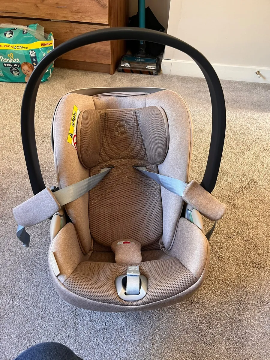 Cybex Cloud T Car Seat with 360 Rotating Isofix - Image 1