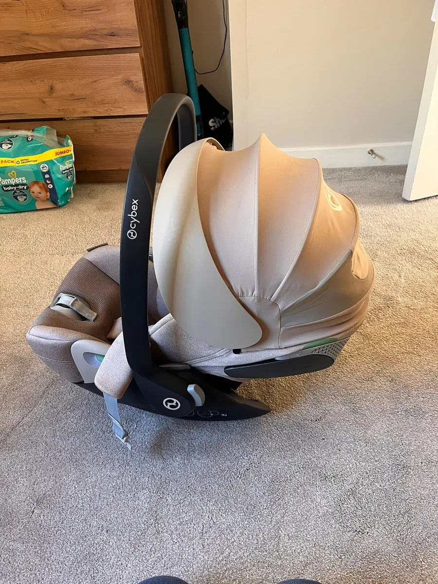 Cybex Cloud T Car Seat with 360 Rotating Isofix - Image 2