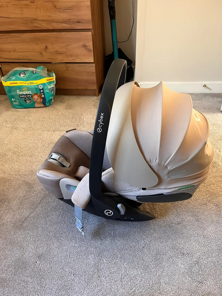 Cybex Cloud T Car Seat with 360 Rotating Isofix - Image 3