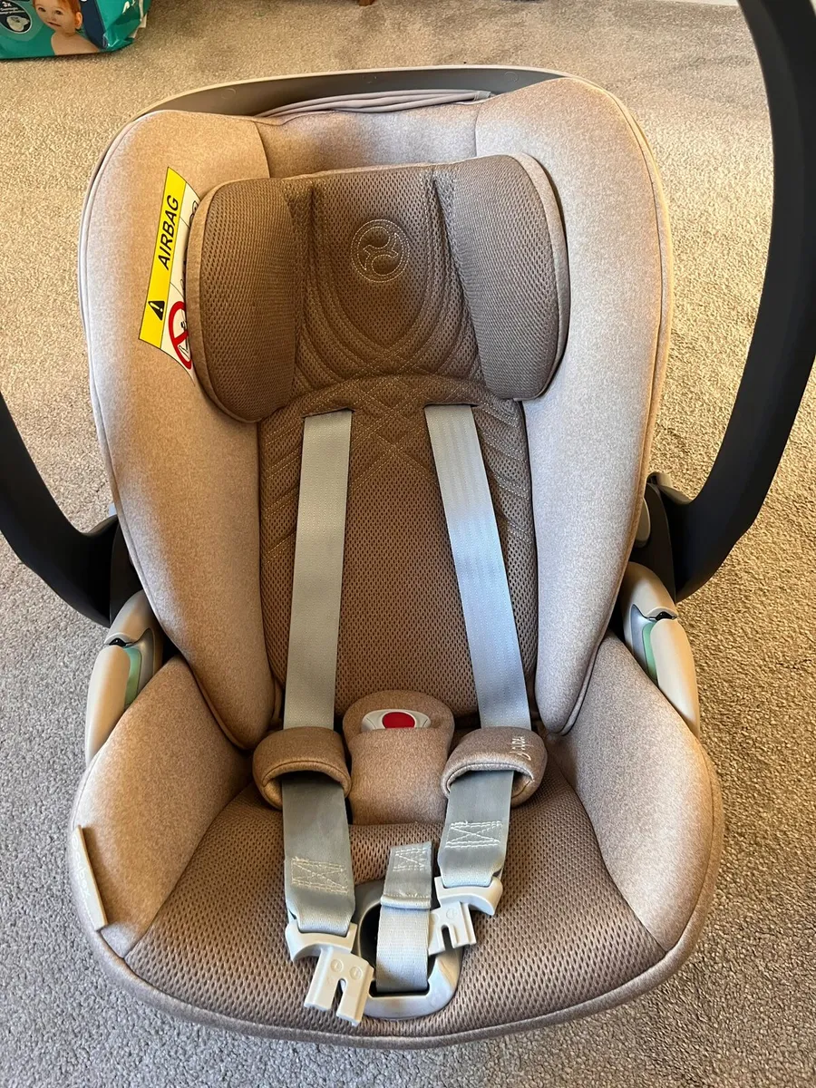 Cybex Cloud T Car Seat with 360 Rotating Isofix - Image 4