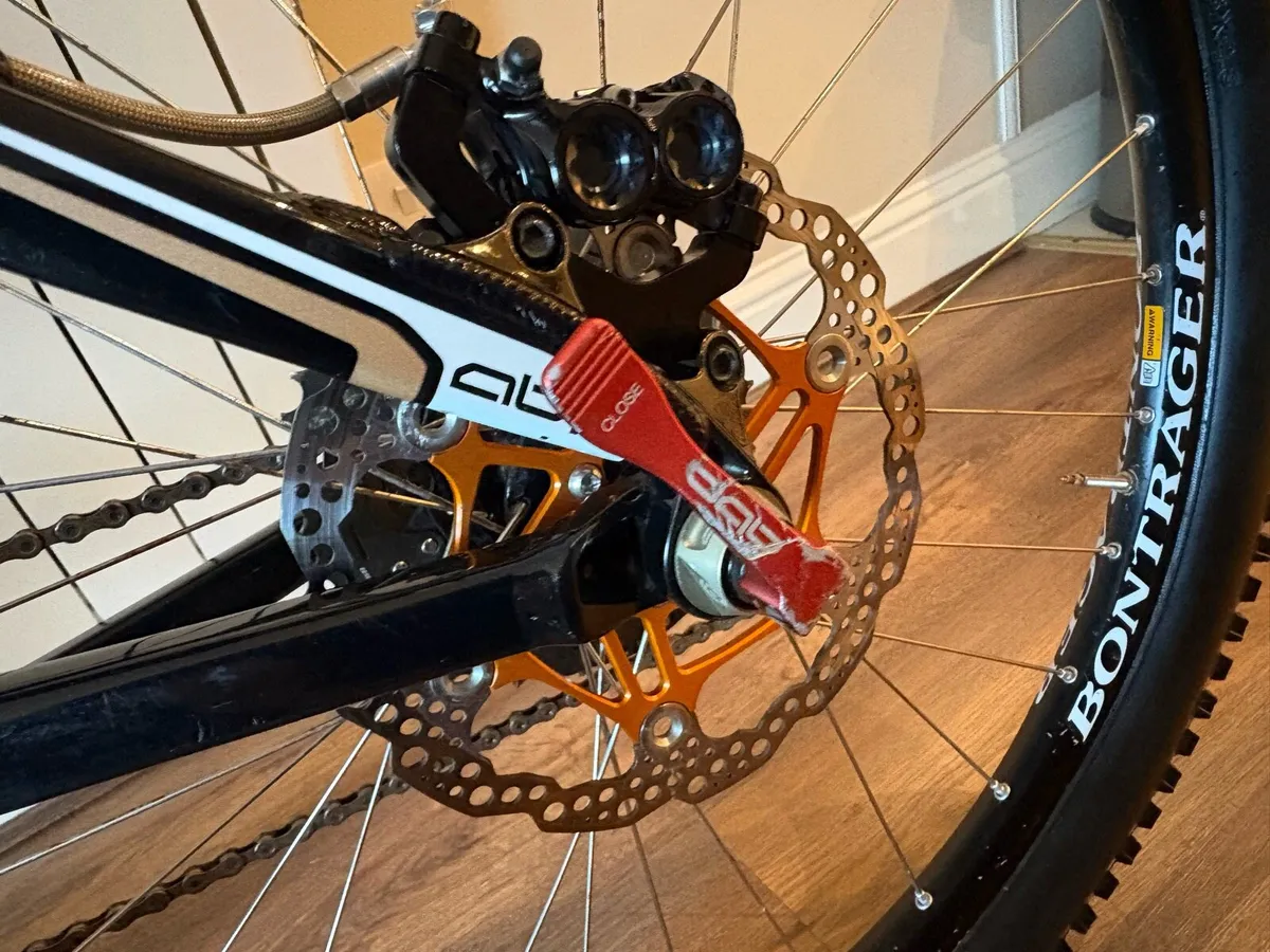 2010 Trek Fuel EX 8 Mountain Bike - Image 4
