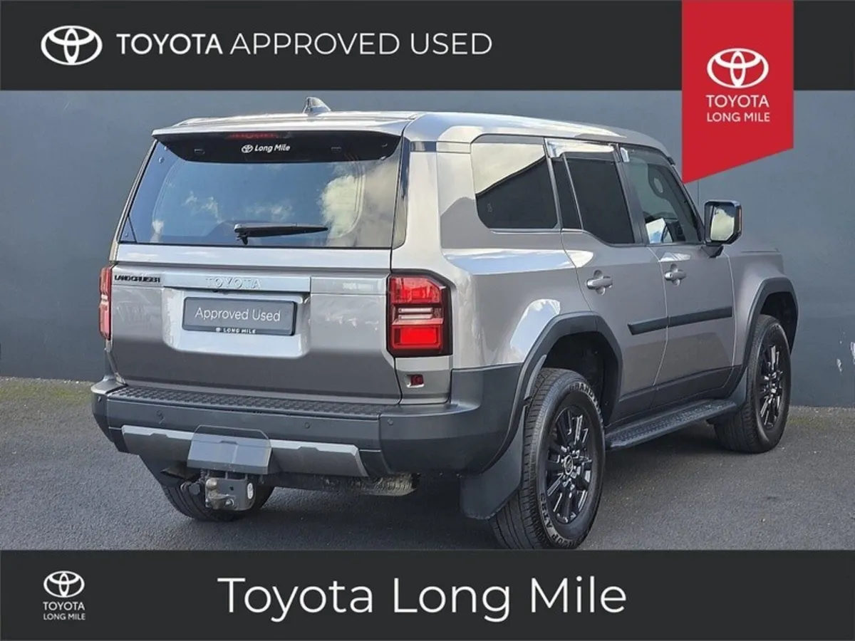 Toyota Land Cruiser 2.8 LWB Auto with VAT Invoice - Image 3