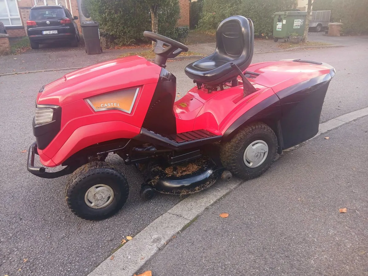 20hp Castlegarden ride on lawnmower - Image 3