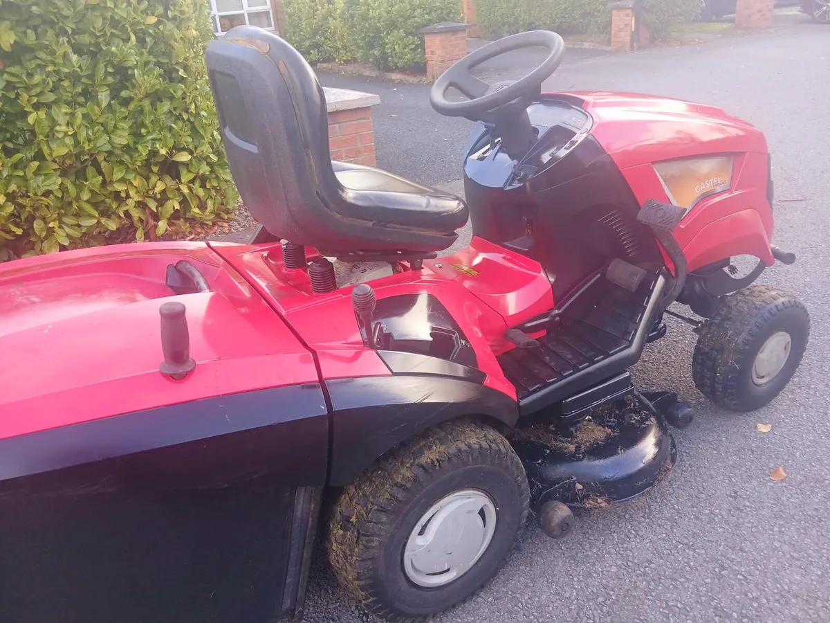20hp Castlegarden ride on lawnmower - Image 4