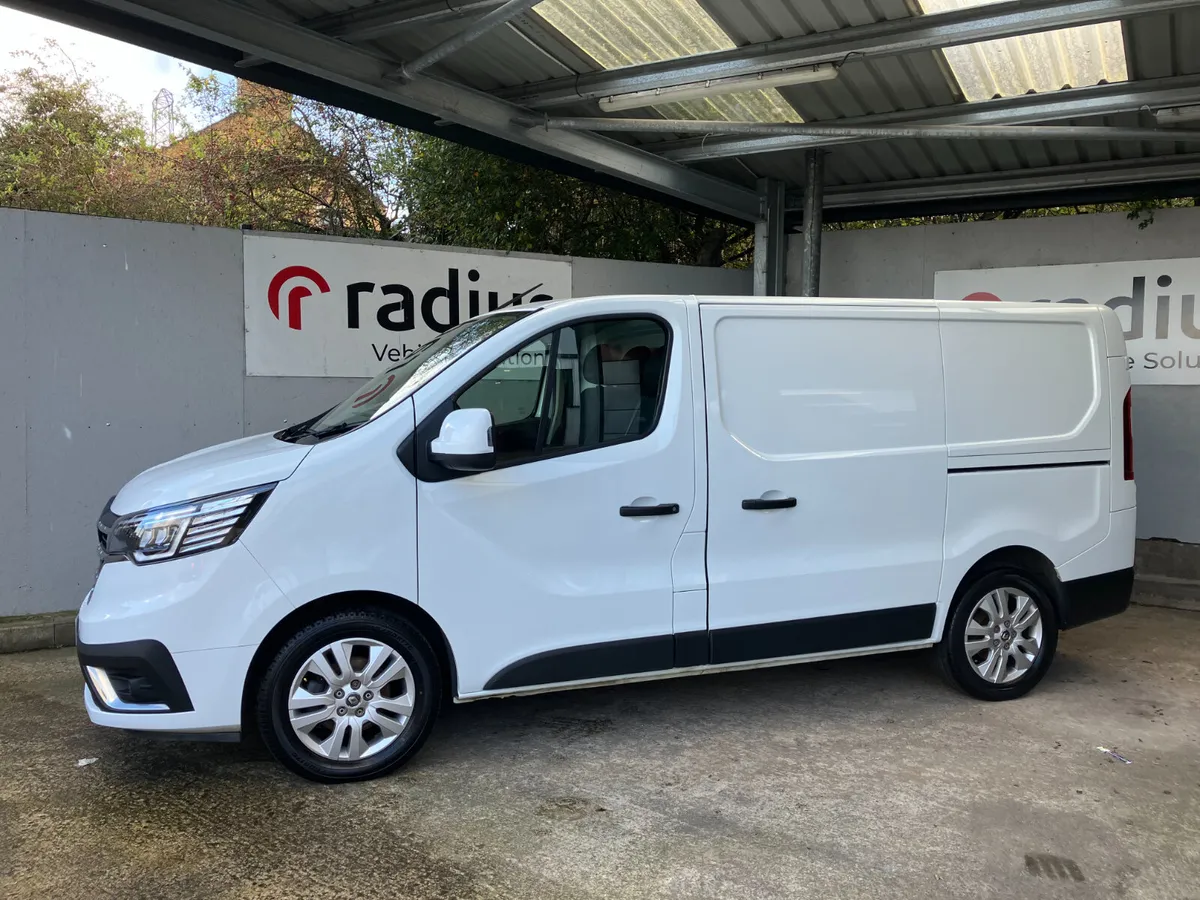 Renault Trafic 2023 - Image 2