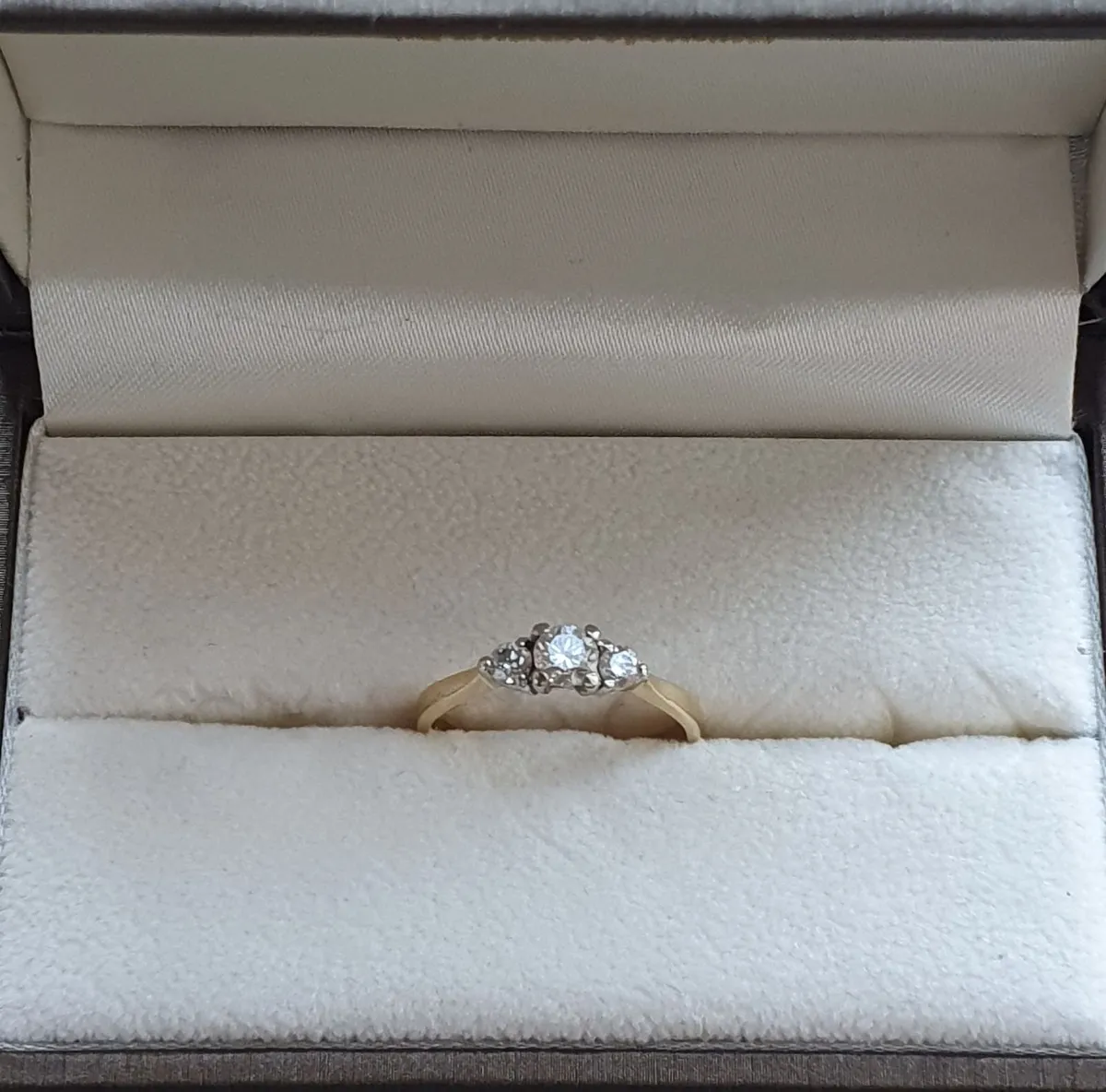 Engagement ring - Image 1