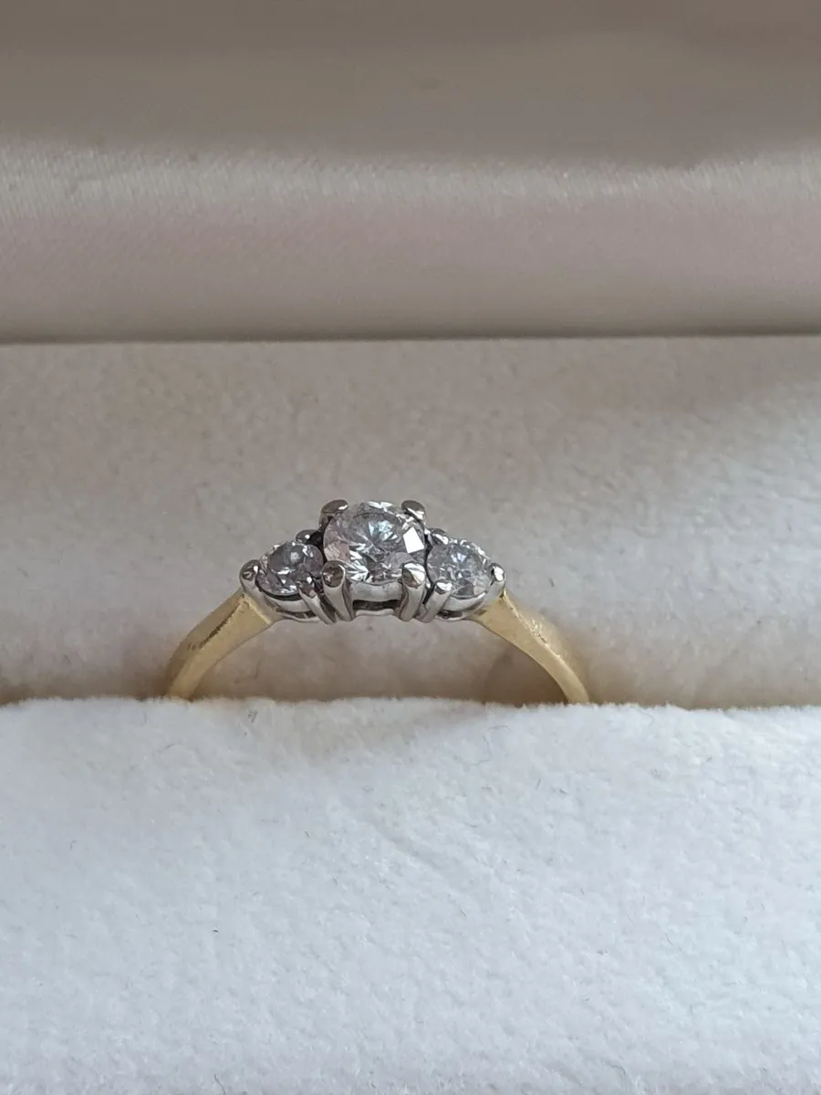 Engagement ring - Image 3