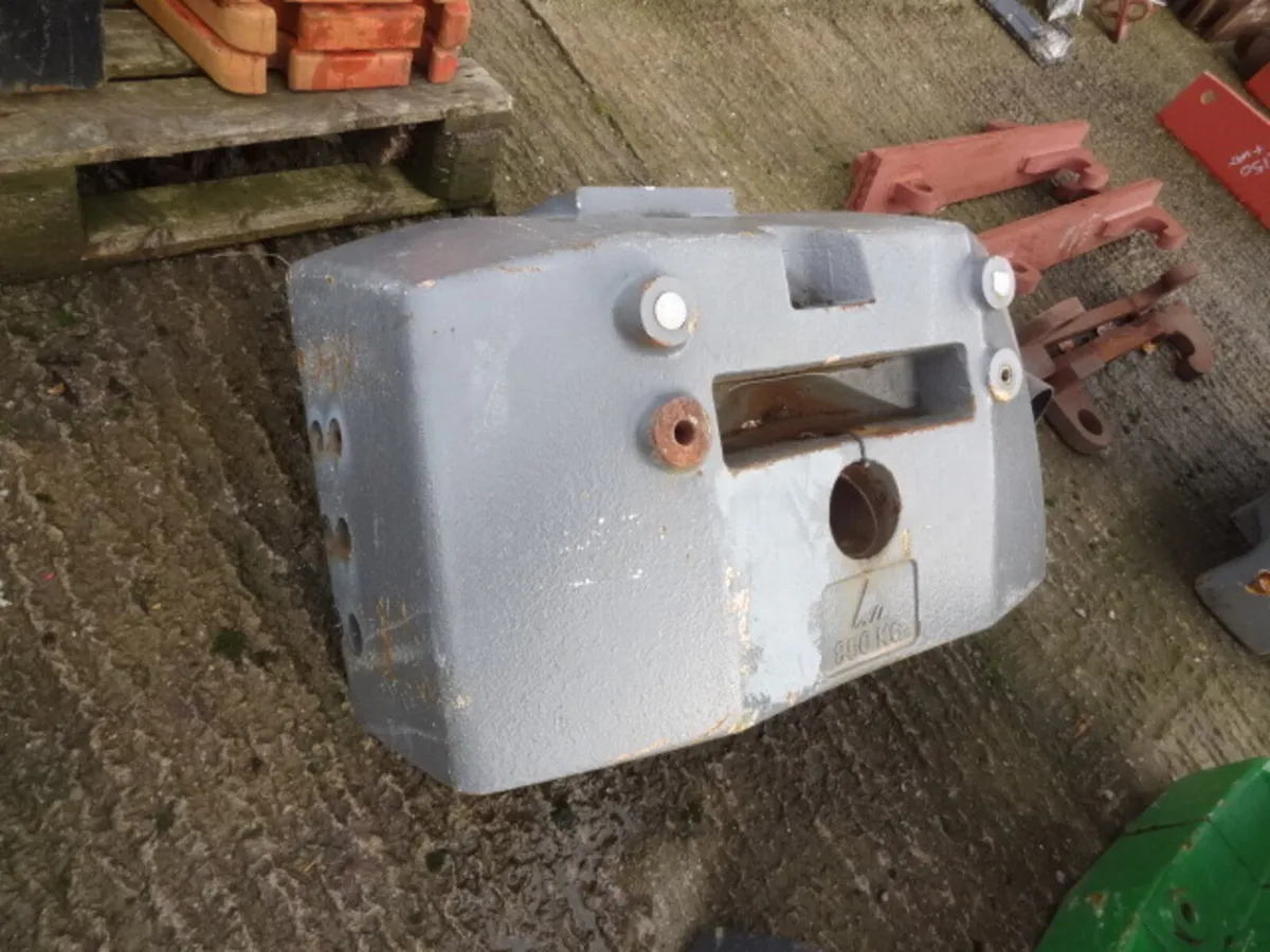 Agco Massey Ferguson 850KG Weight Block & Carrier - Image 2