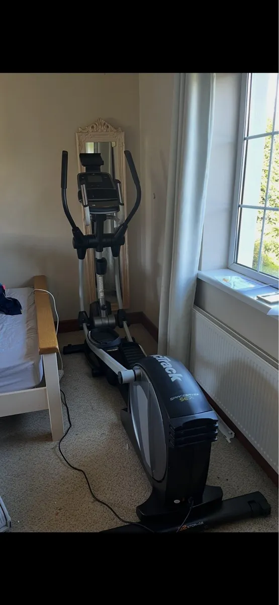 Cross Trainer - Image 1