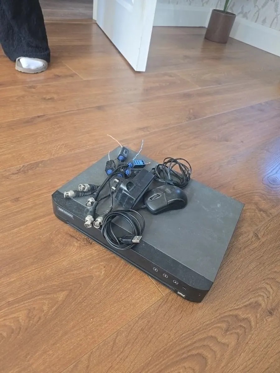 5 Camera Hik Analogue Cctv System With Recording Box - Image 1