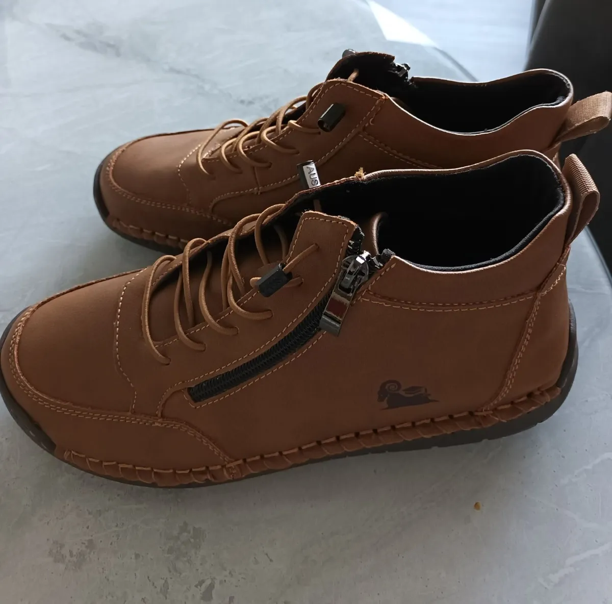 Sneakers - Image 2
