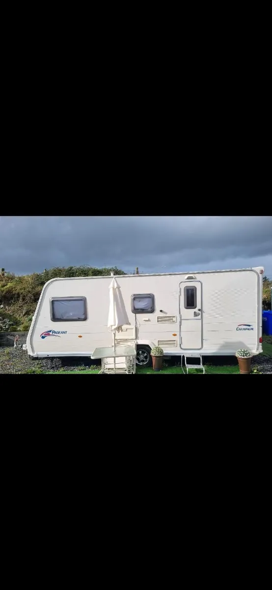 Bailey Pageant Series 6 Champagne Caravan - Image 1