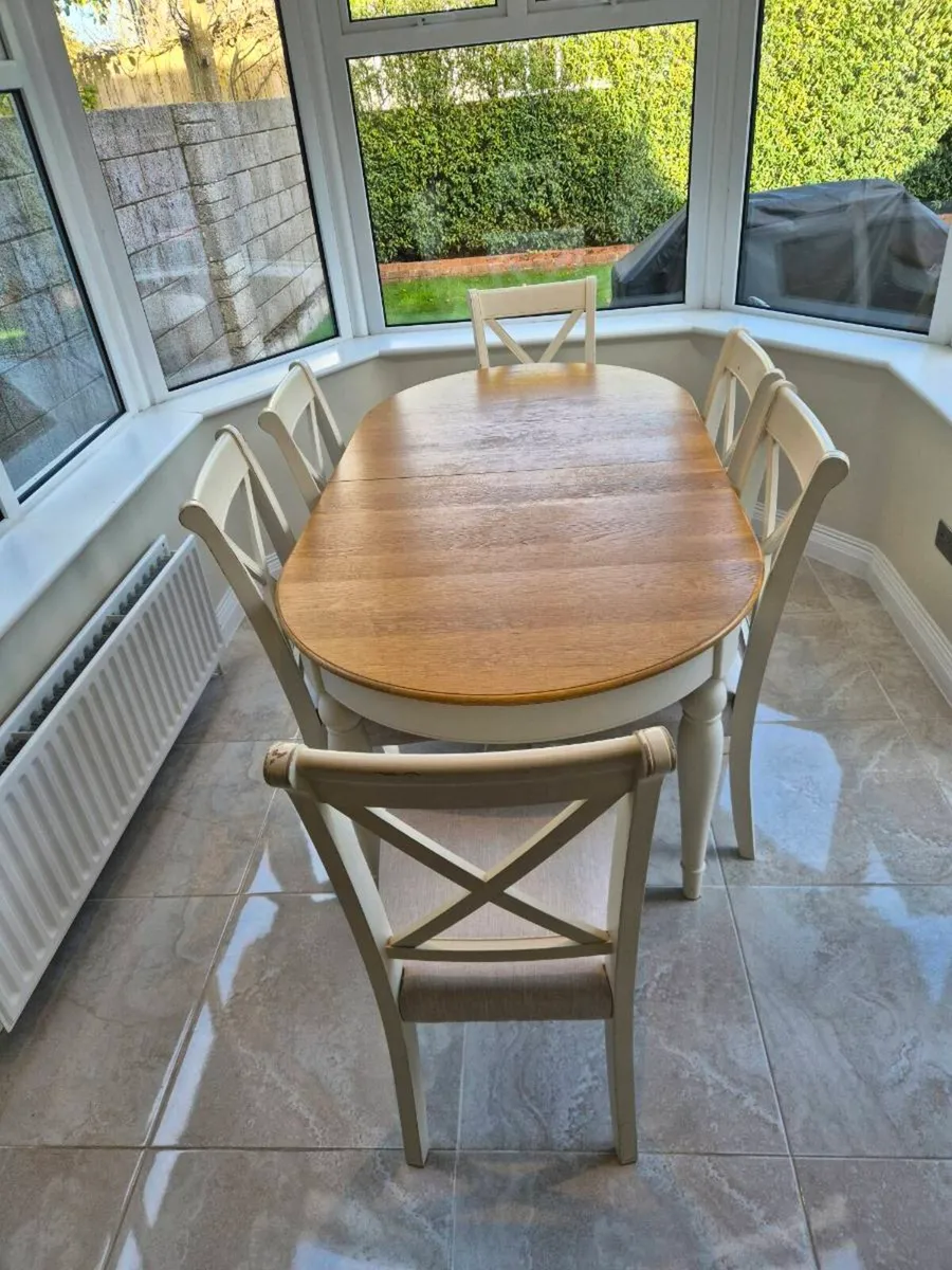 Table & 6 chairs - Image 1