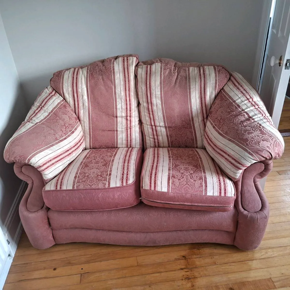 Suit of furniture - Image 1
