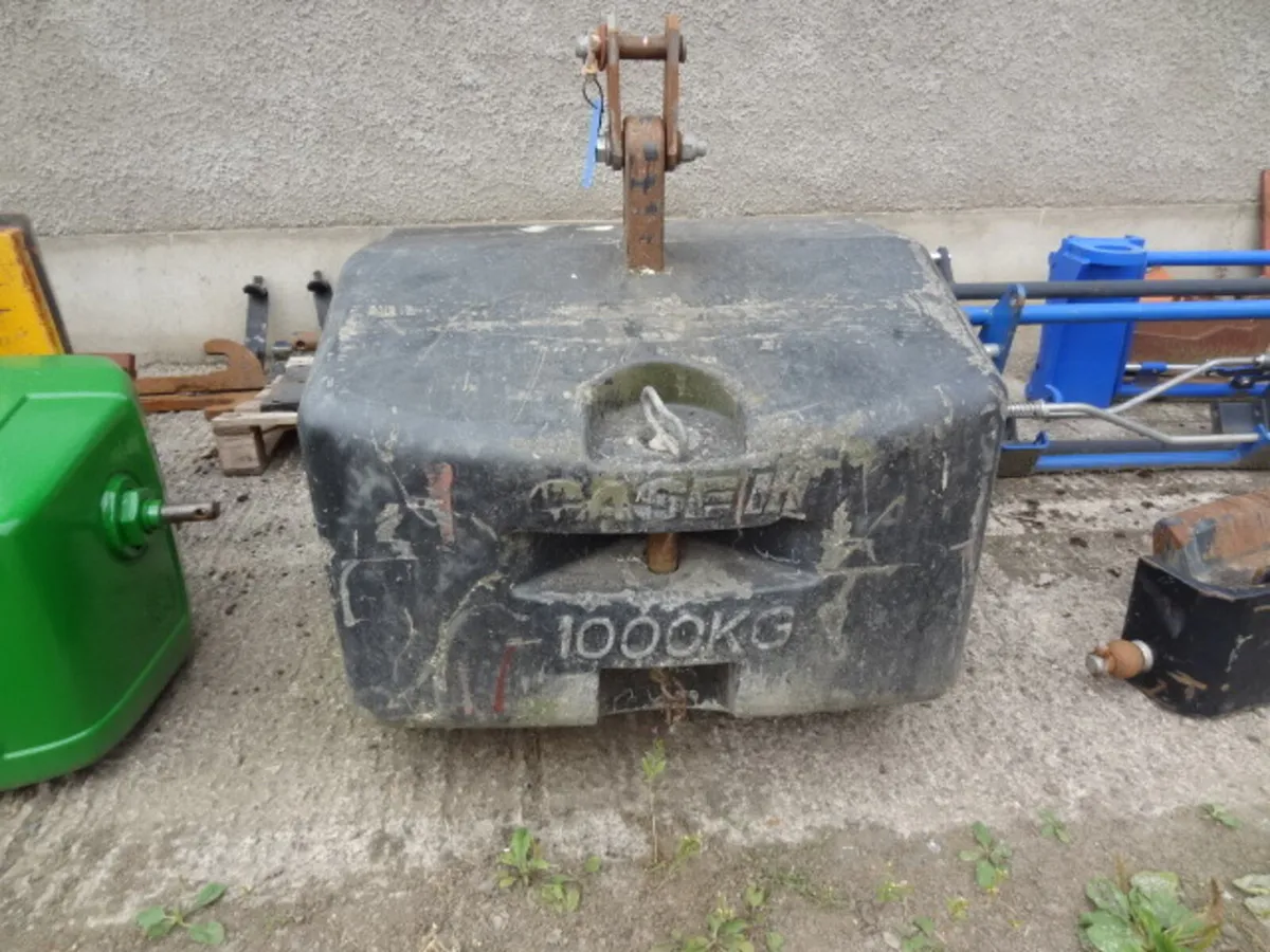 Case Front Tractor Weight 1000KG - Image 2