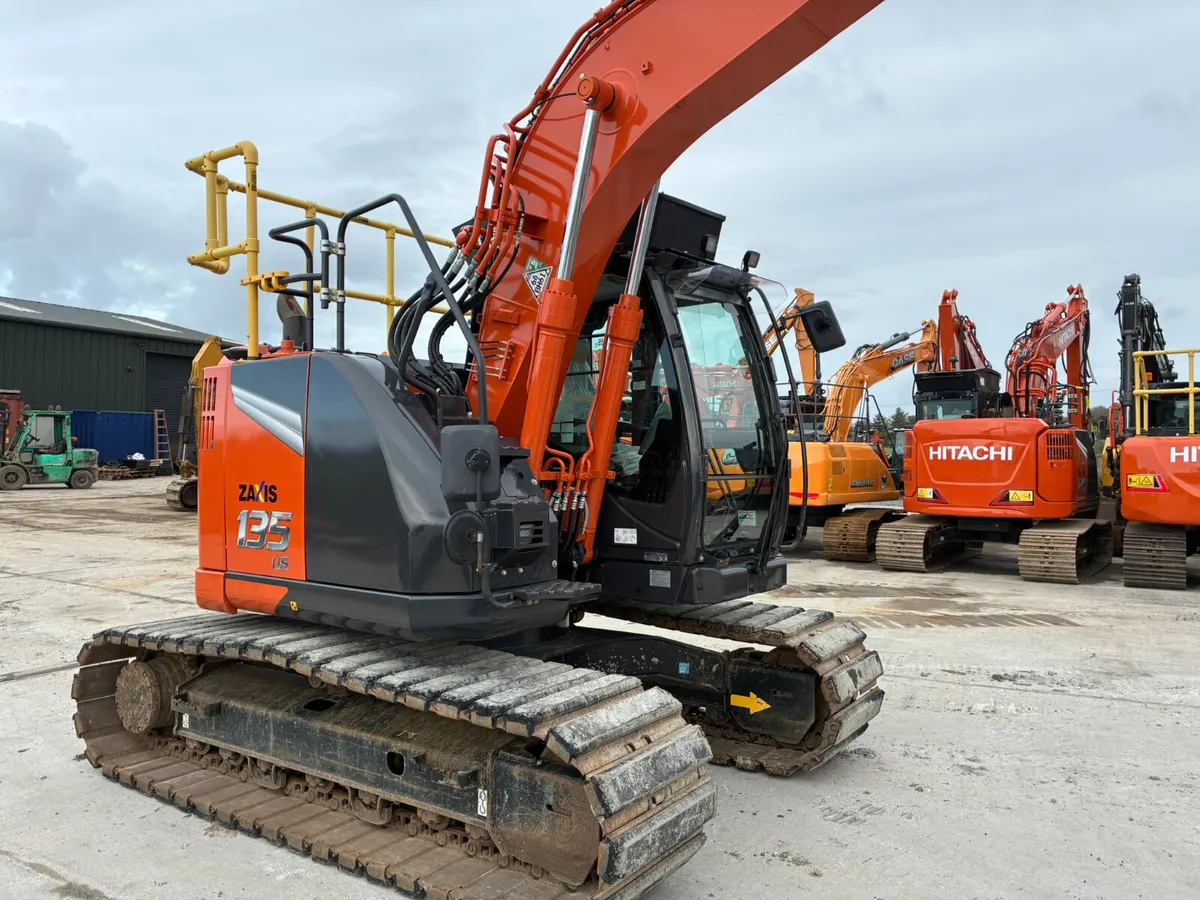 Hitachi ZX135US-7 - Image 4