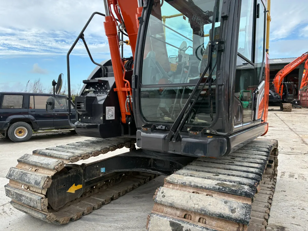 Hitachi ZX135US-7 - Image 3