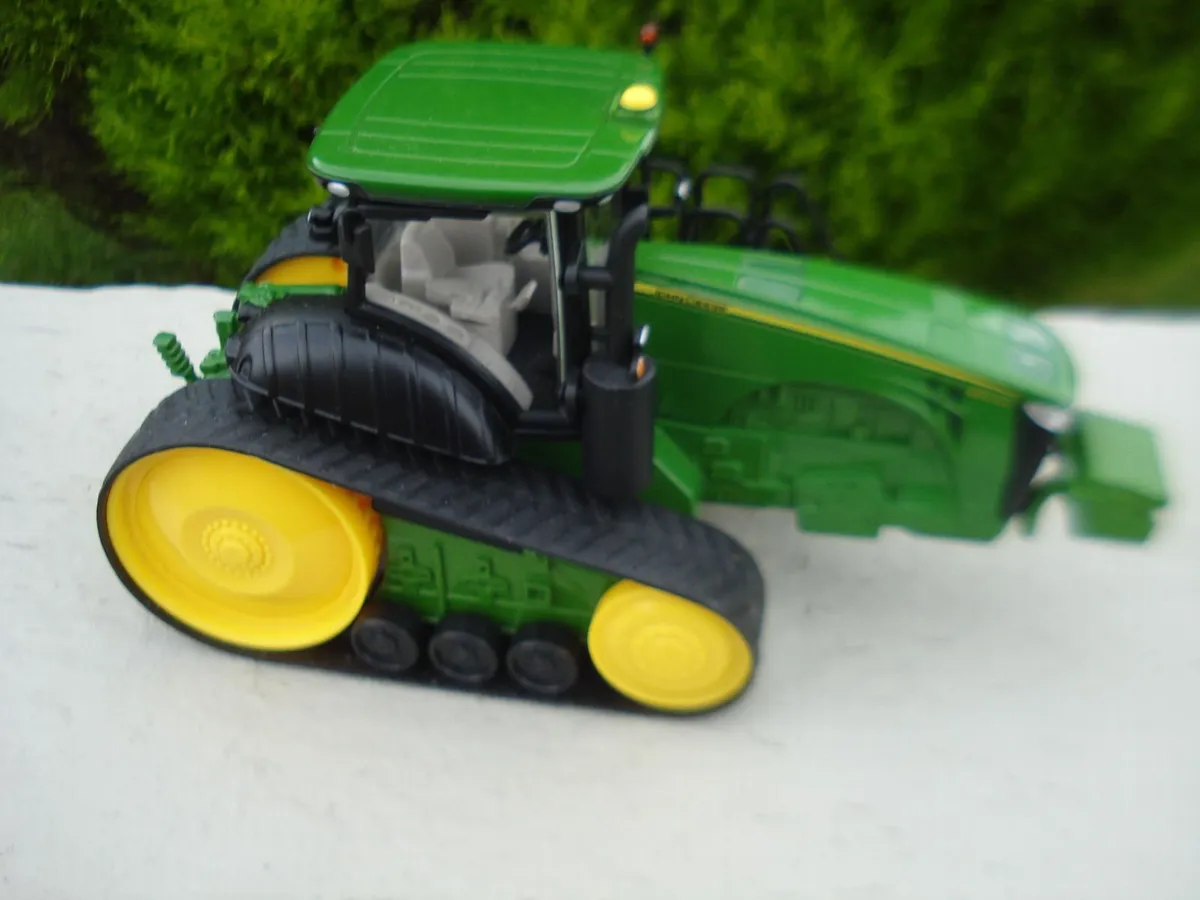 SIKU JOHN DEERE DIECAST METAL MODEL TRACTORS. - Image 2