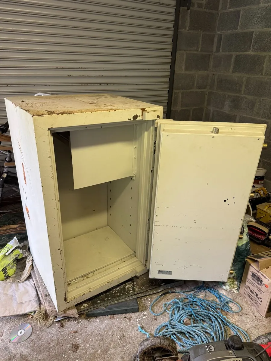 Fichet-Bauche Safe with Deposit Drawer - Image 1
