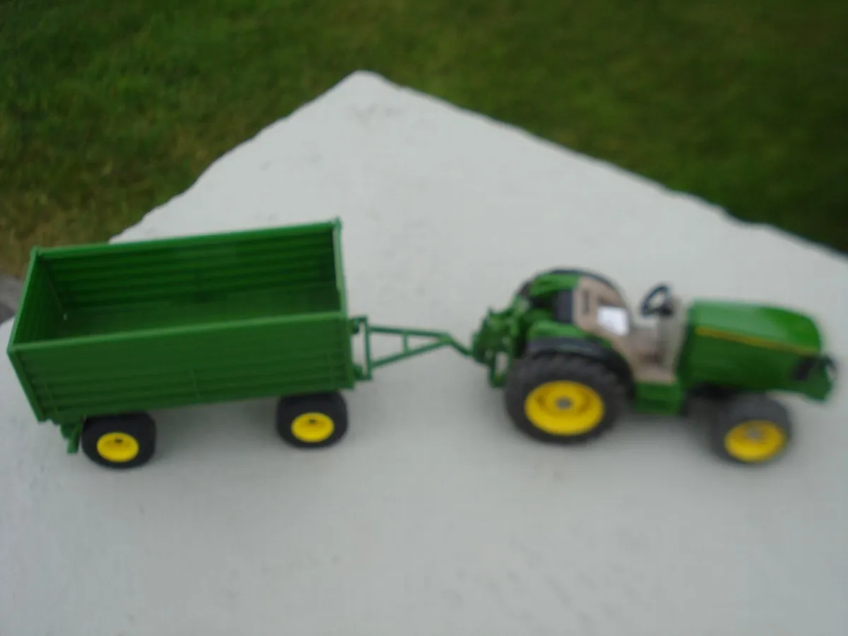 SIKU JOHN DEERE DIECAST METAL MODEL TRACTORS. - Image 3
