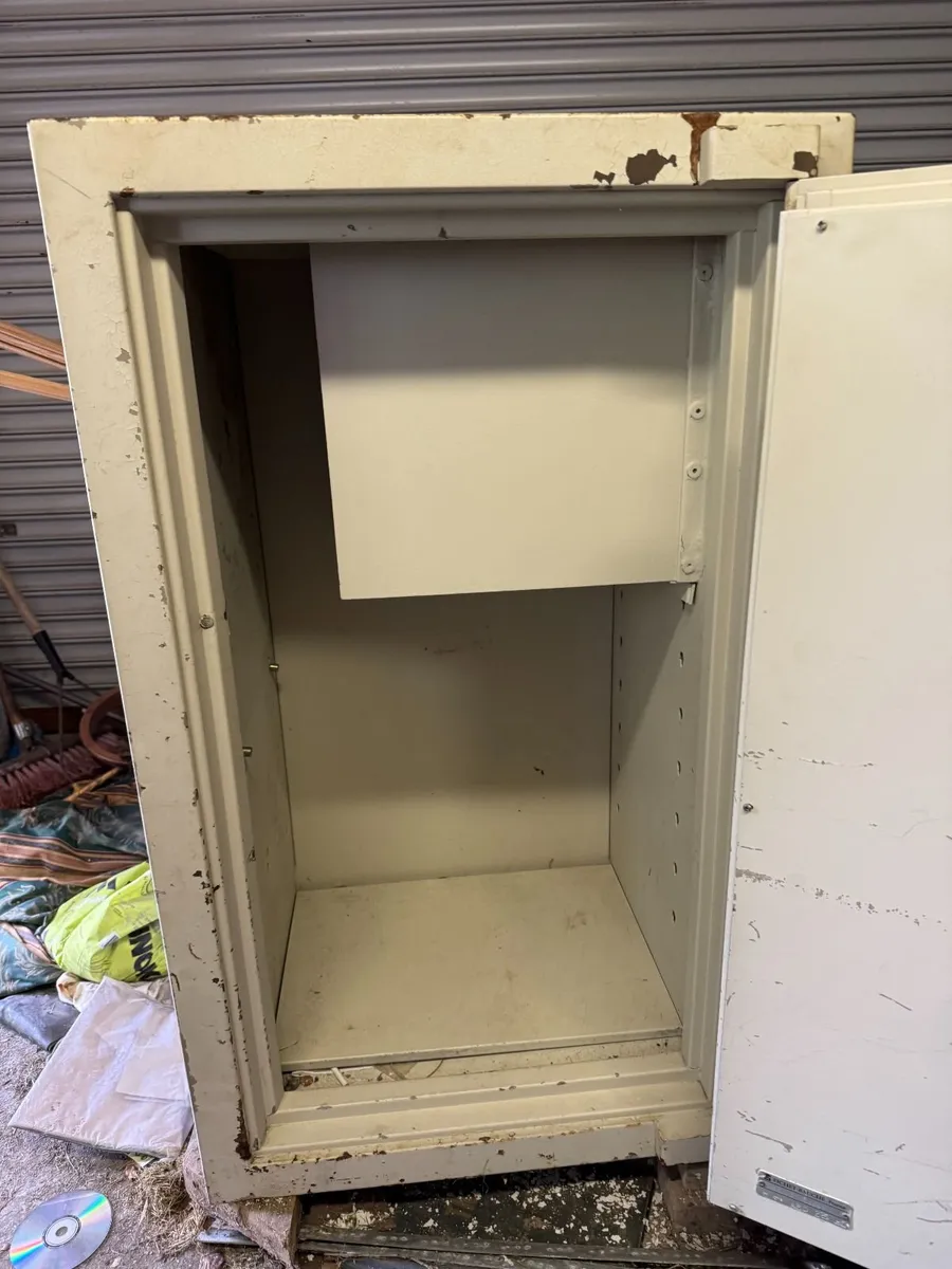 Fichet-Bauche Safe with Deposit Drawer - Image 3