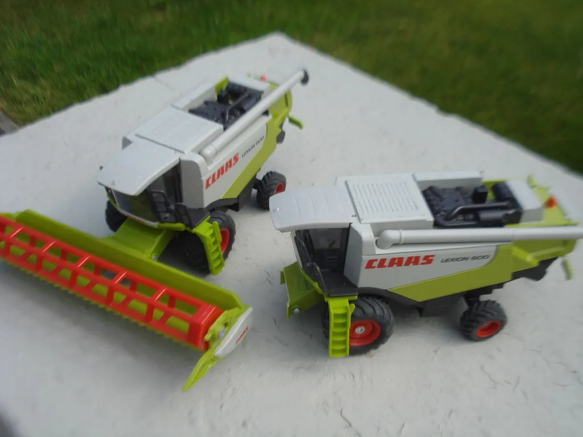 SIKU JOHN DEERE DIECAST METAL MODEL TRACTORS. - Image 1