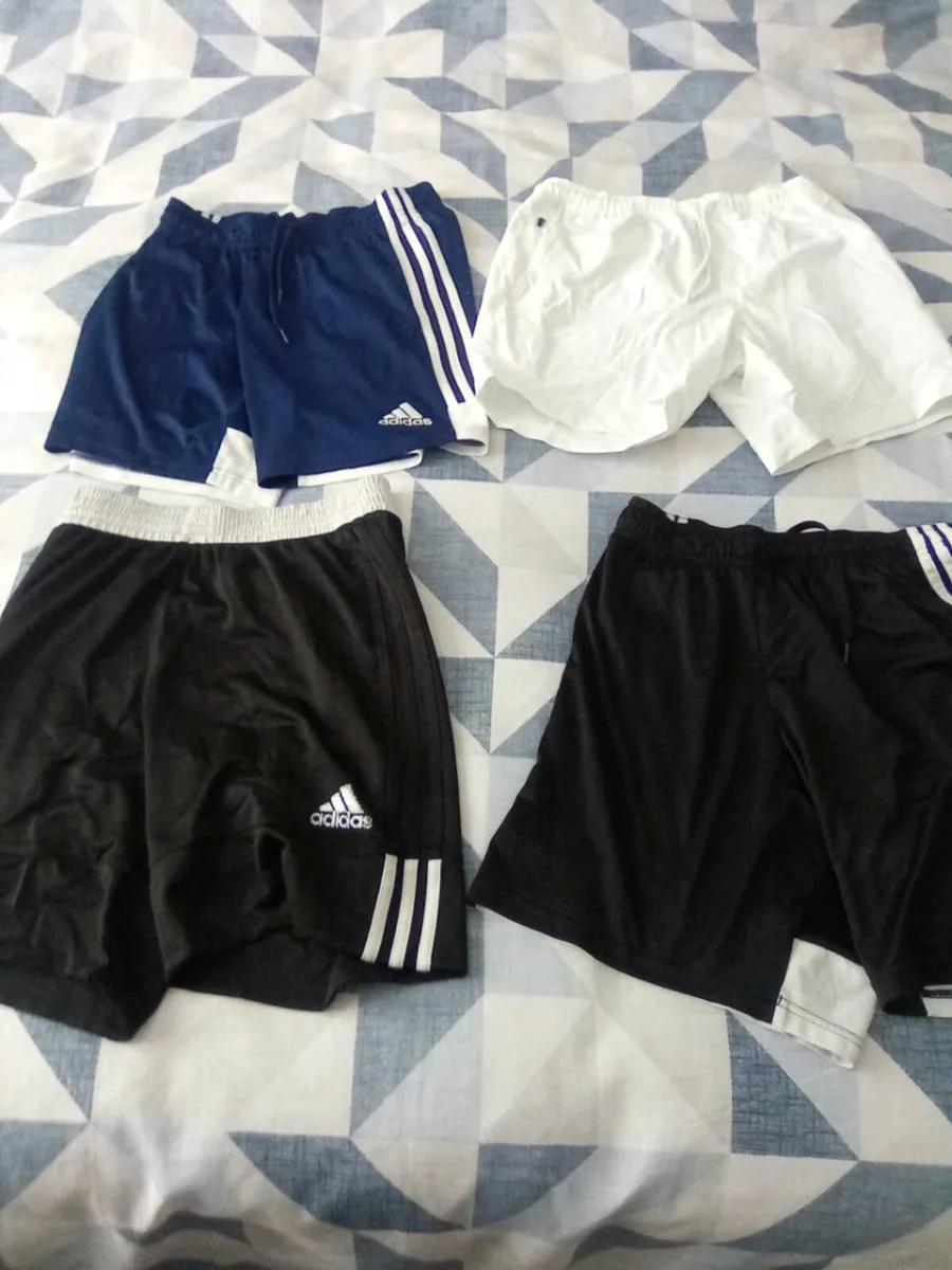 4. MEDIUM.  ADDIDAS.   SPORTS.   SHORTS - Image 1