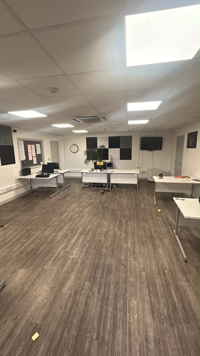 Office Furniture Clearout - Desks, Chairs, Lockers - Image 1