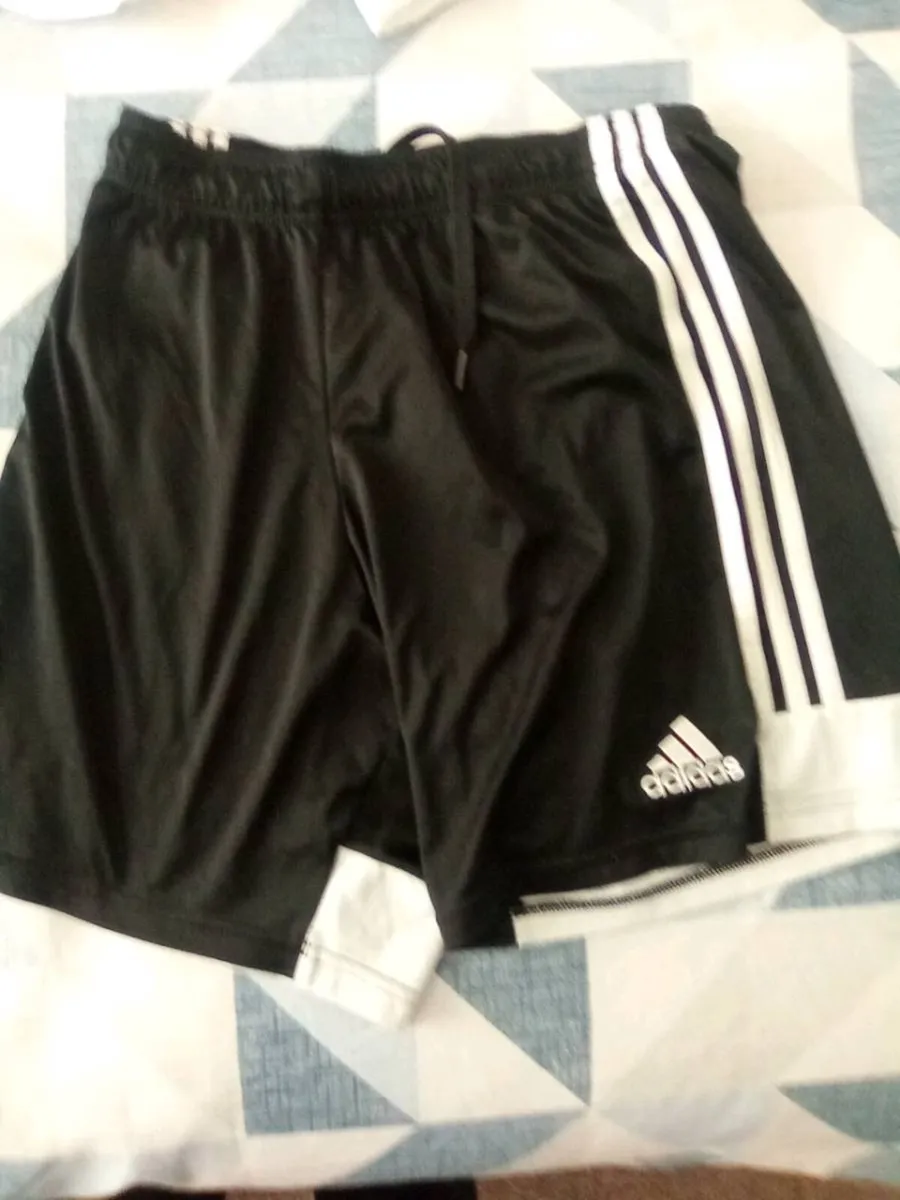 4. MEDIUM.  ADDIDAS.   SPORTS.   SHORTS - Image 4