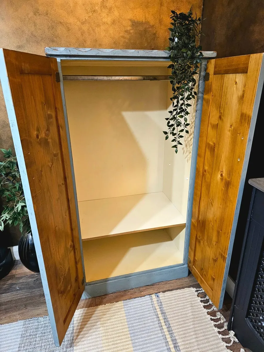 Small Wardrobe - Image 3