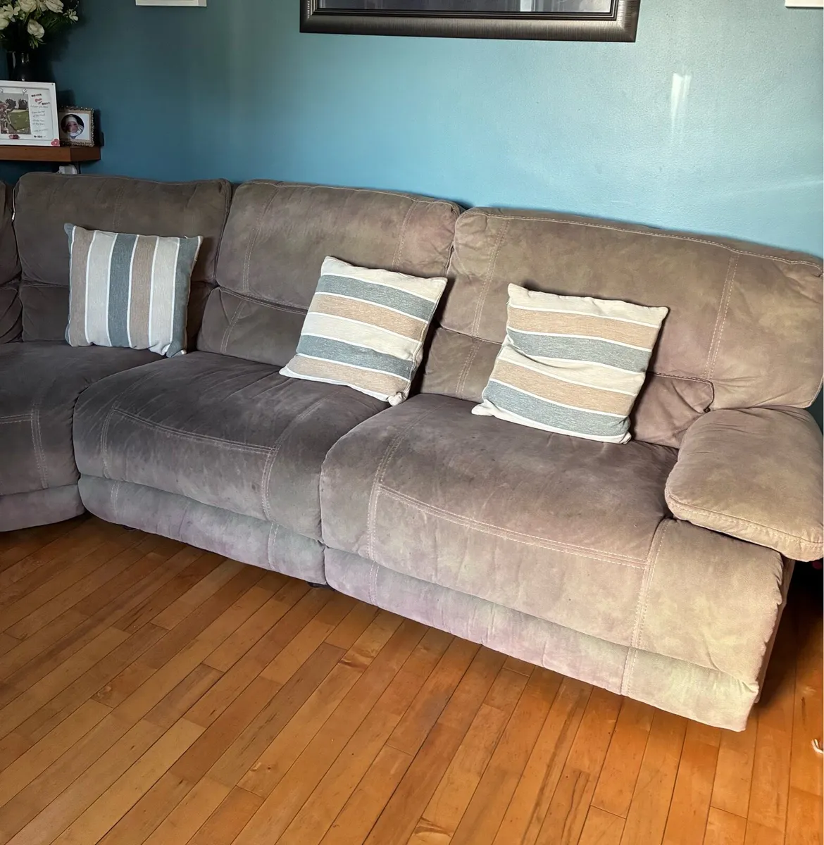 L shape recliner couch - Image 1
