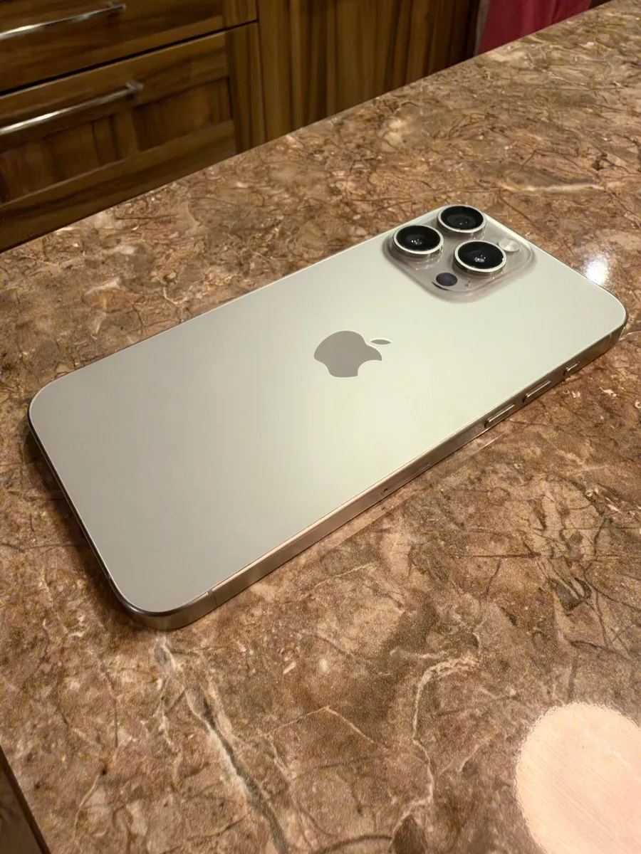 IPhone 15 Pro Max 256gb - Image 2