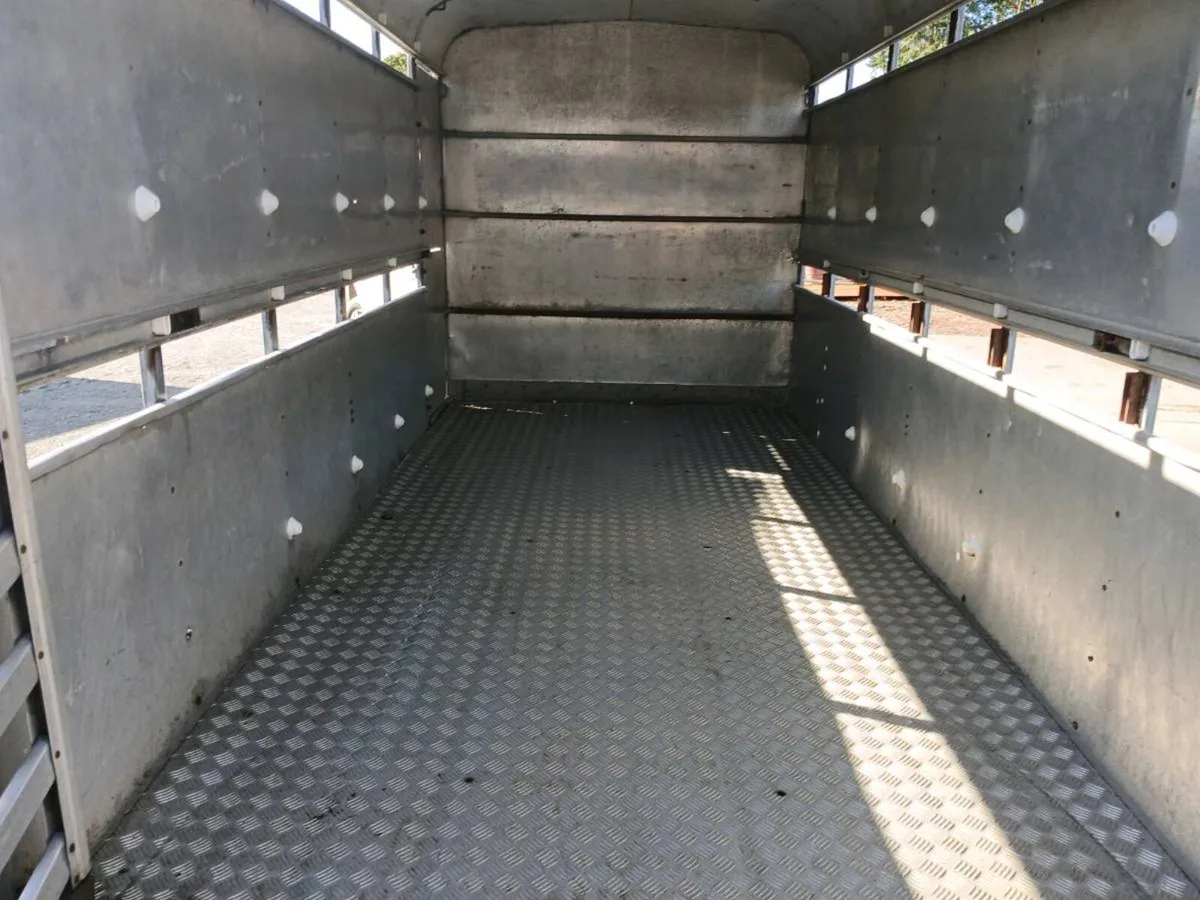 IFVOR WILLIAMS CATTLE TRAILER - Image 4