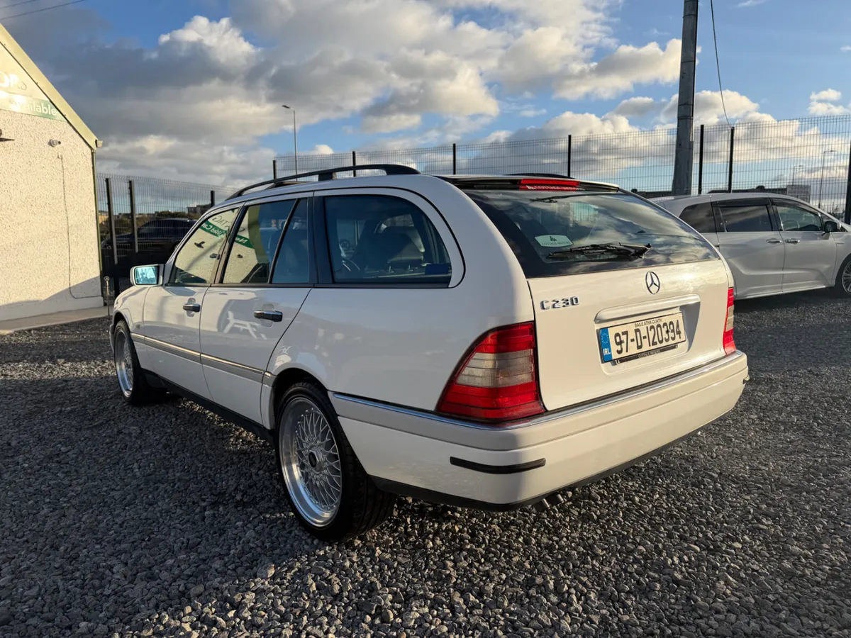 Mercedes C Class Estate - Image 4