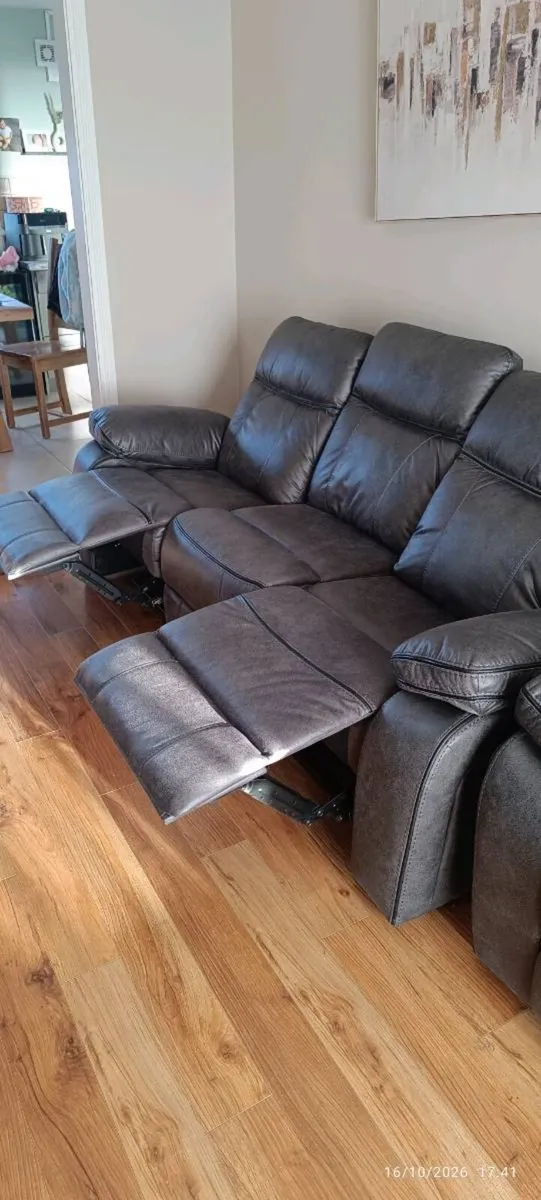 Two brand new sofas - Image 3
