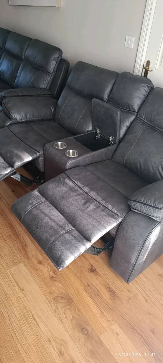 Two brand new sofas - Image 4