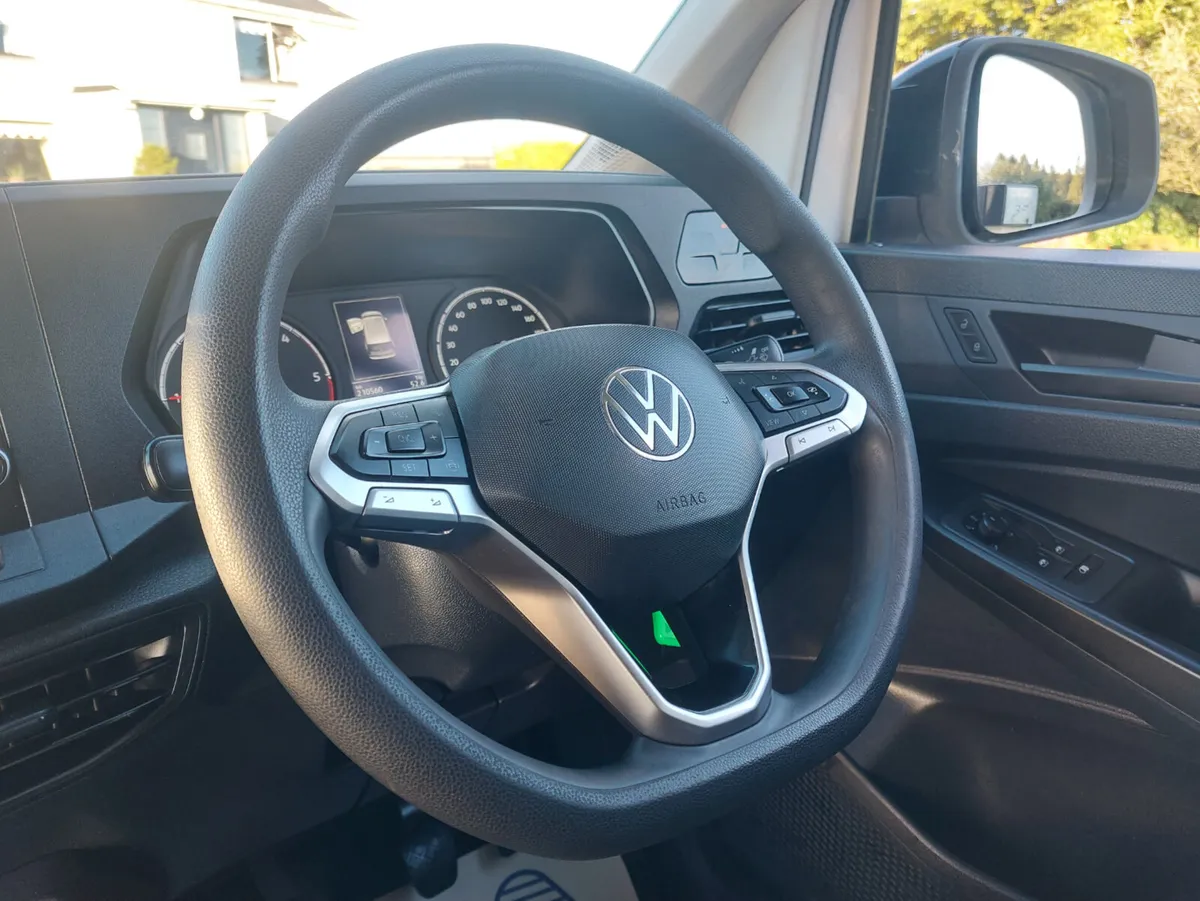 VOLKSWAGEN CADDY 222' 102 BHP / M6F - Image 4